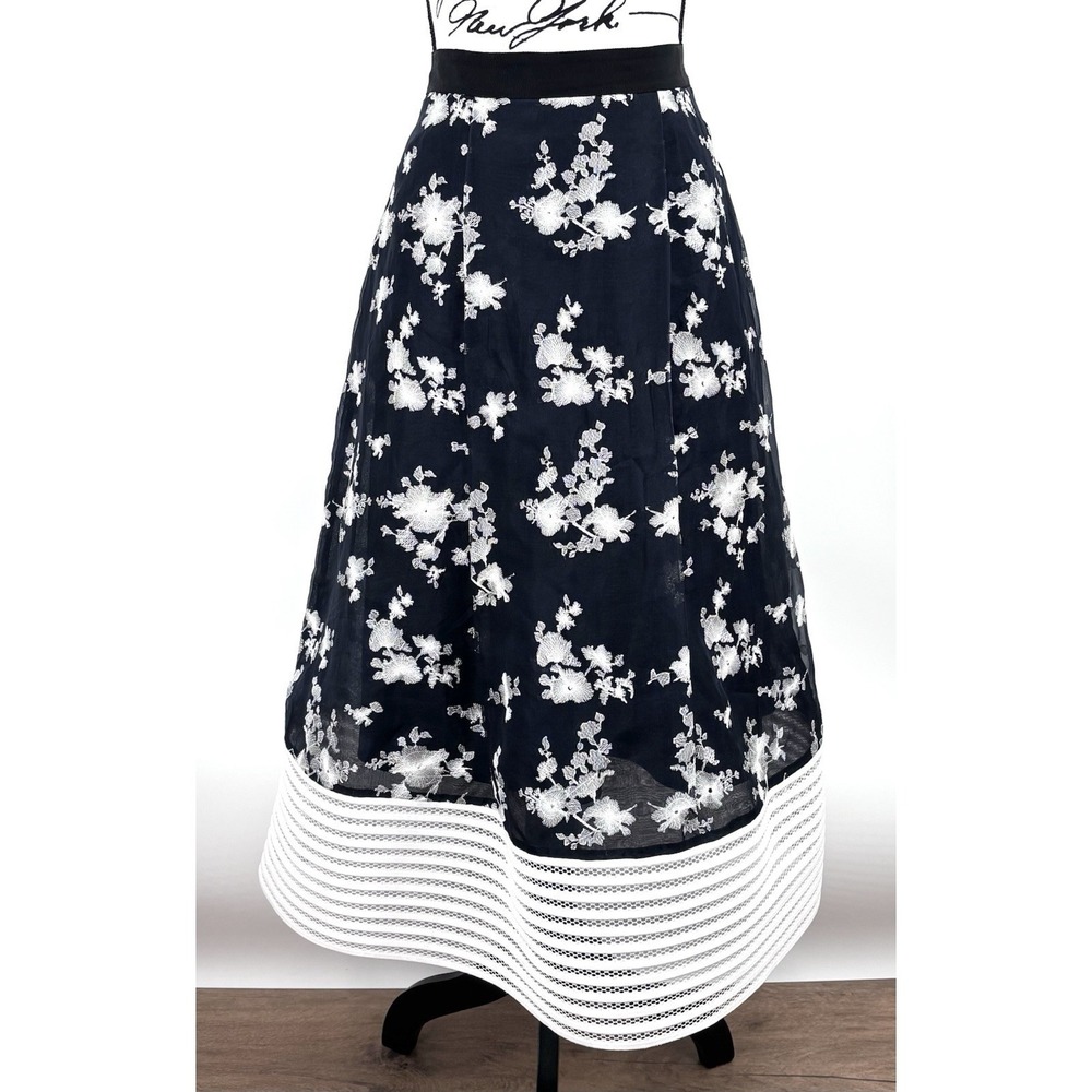 Sachin & Babi Noir Size 10 Silk Skirt Midi Navy White Embroidered Floral Pockets